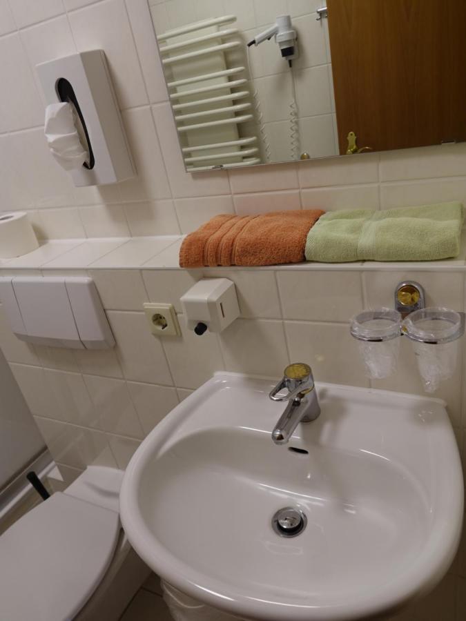Adler-Hotel Делич Экстерьер фото
