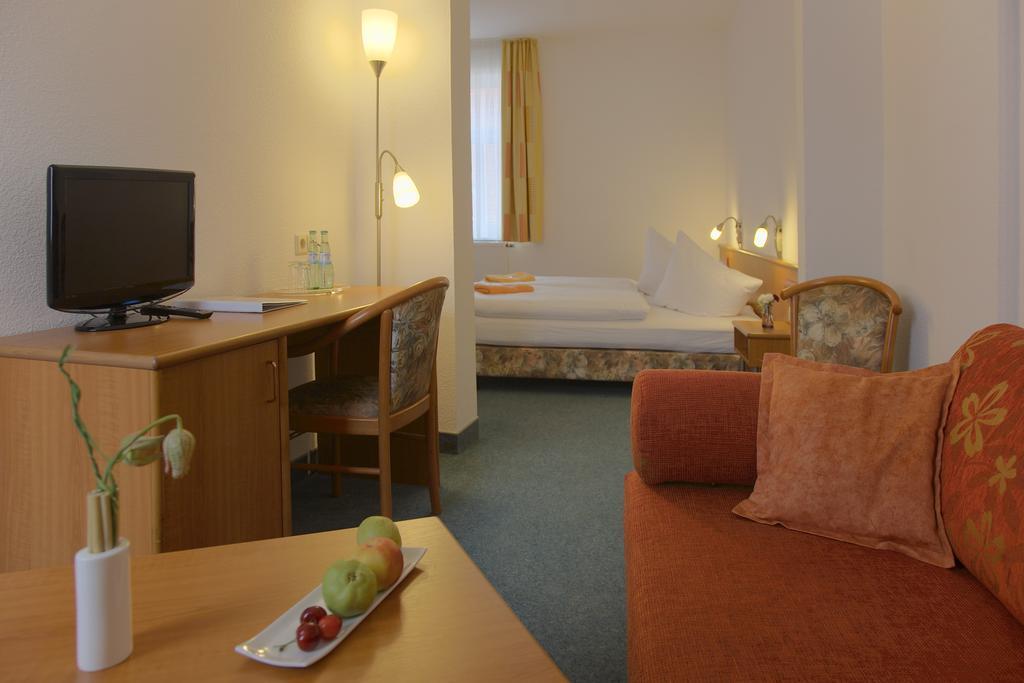 Adler-Hotel Делич Экстерьер фото
