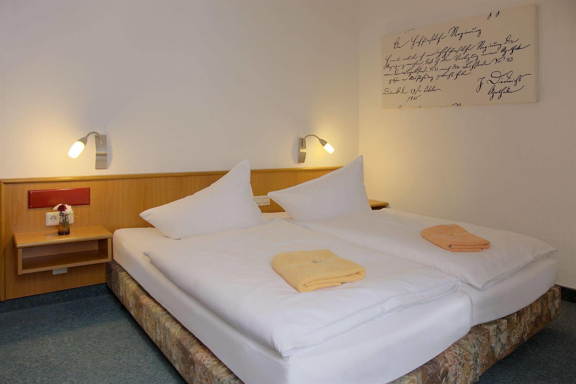 Adler-Hotel Делич Экстерьер фото