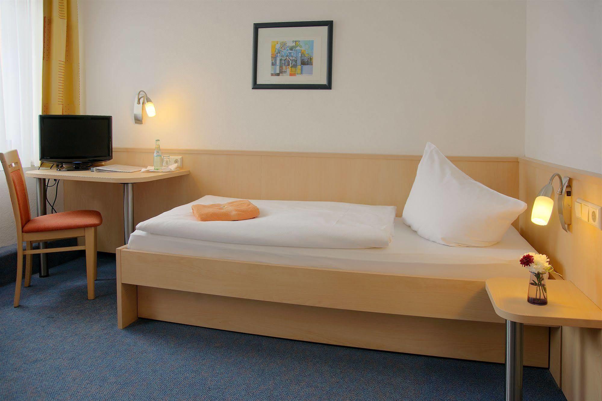 Adler-Hotel Делич Экстерьер фото